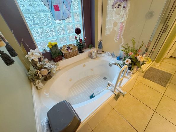 51 N Country Gate Circle, Conroe TX 77384