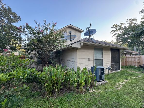 51 N Country Gate Circle, Conroe TX 77384
