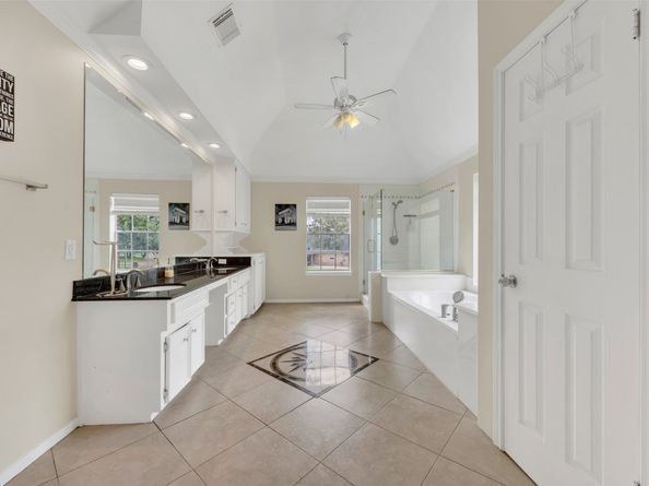 7915 Capri Circle, Houston TX 77095