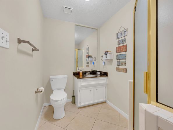 7915 Capri Circle, Houston TX 77095