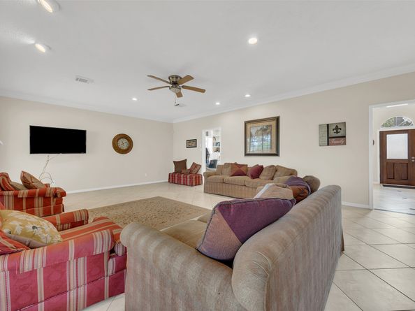 7915 Capri Circle, Houston TX 77095