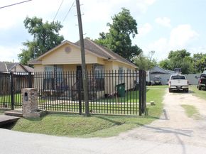 7926 Mendez Street, Houston TX 77029
