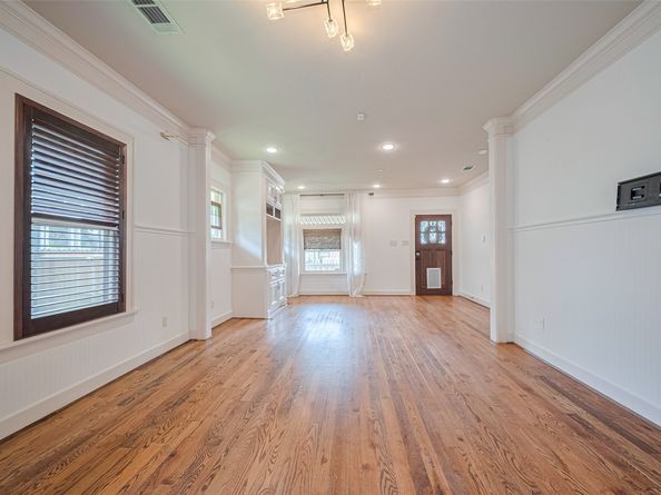 901 W 21st Street, Houston TX 77008