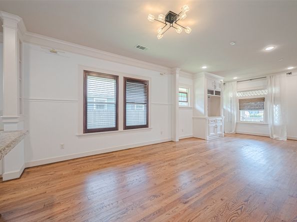 901 W 21st Street, Houston TX 77008