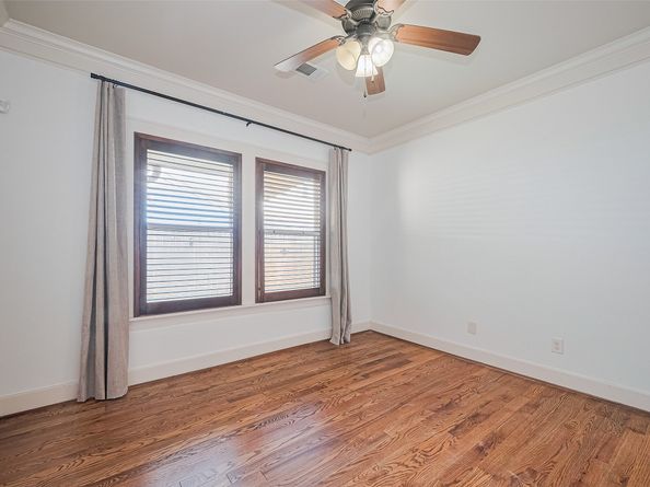 901 W 21st Street, Houston TX 77008
