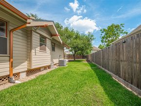 901 W 21st Street, Houston TX 77008