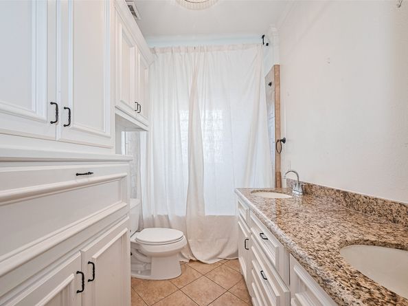 901 W 21st Street, Houston TX 77008