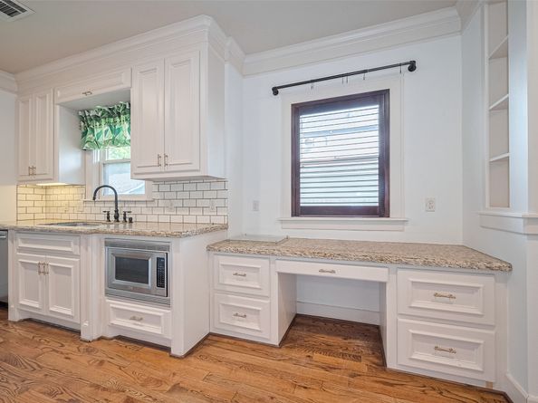 901 W 21st Street, Houston TX 77008
