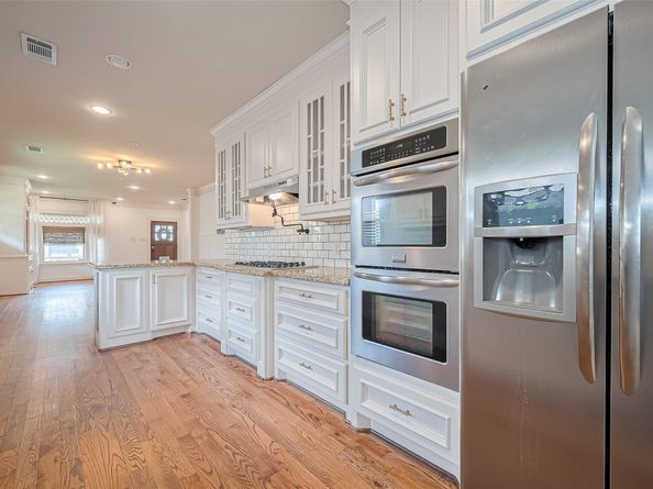 901 W 21st Street, Houston TX 77008