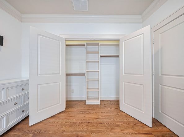 901 W 21st Street, Houston TX 77008
