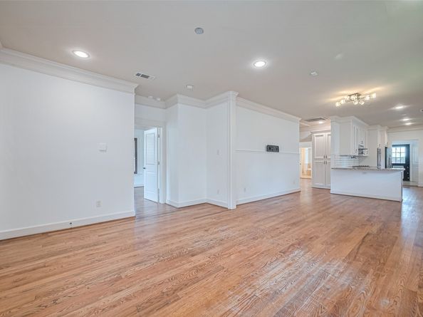 901 W 21st Street, Houston TX 77008