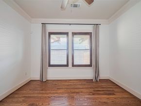 901 W 21st Street, Houston TX 77008