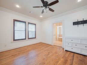 901 W 21st Street, Houston TX 77008