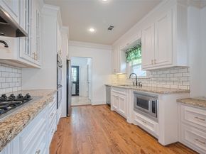 901 W 21st Street, Houston TX 77008