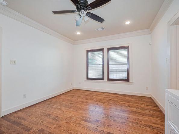 901 W 21st Street, Houston TX 77008
