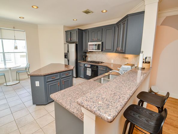 208 Bremond Street, Houston TX 77006