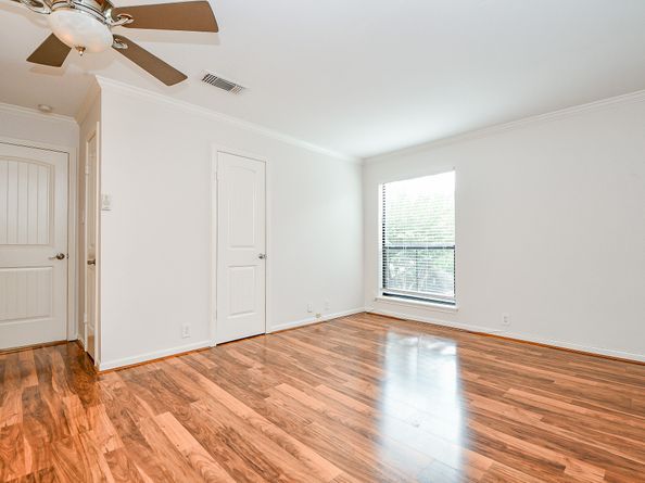 2829 Timmons Lane 190, Houston TX 77027