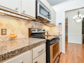 2829 Timmons Lane 190, Houston TX 77027