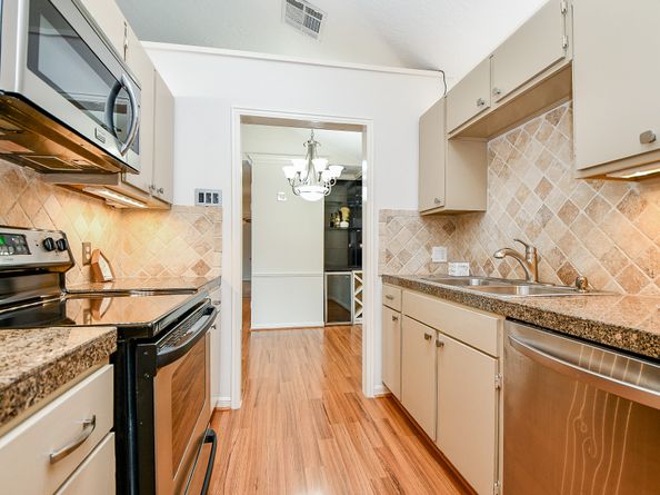 2829 Timmons Lane 190, Houston TX 77027