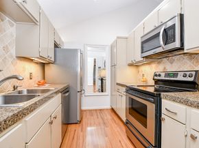 2829 Timmons Lane 190, Houston TX 77027