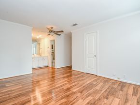 2829 Timmons Lane 190, Houston TX 77027