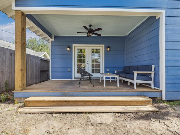 1124 Dunbar Street, Houston TX 77009