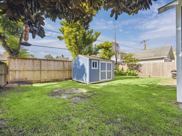 1124 Dunbar Street, Houston TX 77009