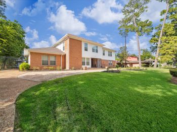 3449 N Parkwood Drive