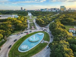 3449 N Parkwood Drive, Houston TX 77021