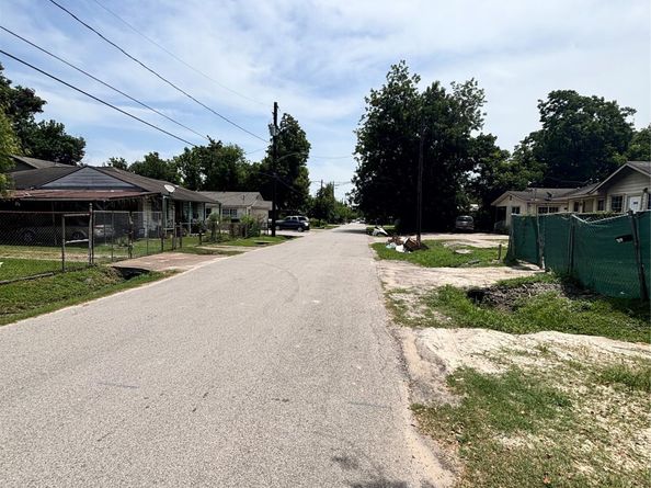 7312 Victoria Street, Houston TX 77020