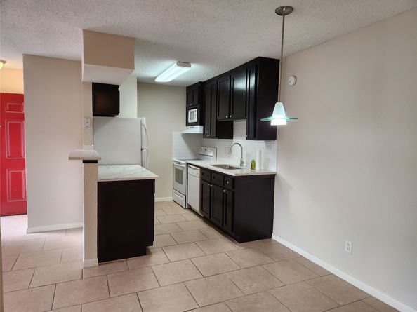 2750 Holly Hall Street 304, Houston TX 77054