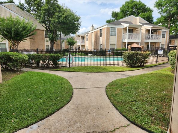 2750 Holly Hall Street 304, Houston TX 77054