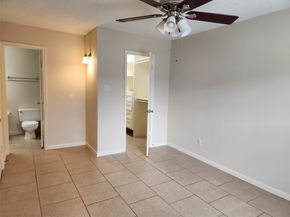 2750 Holly Hall Street 304, Houston TX 77054