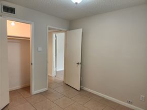 2750 Holly Hall Street 304, Houston TX 77054