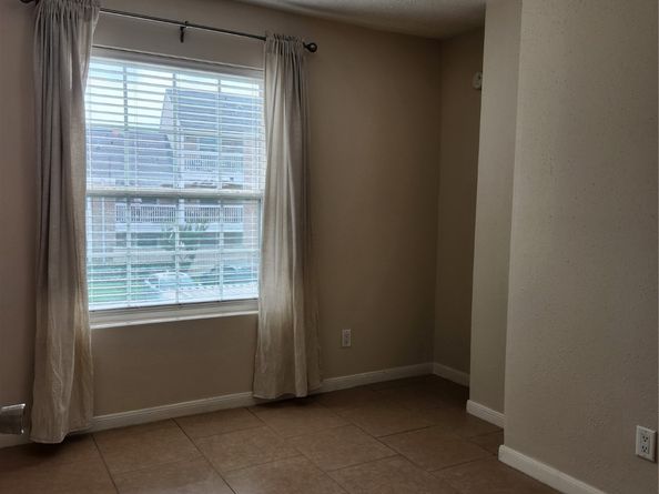 2750 Holly Hall Street 304, Houston TX 77054