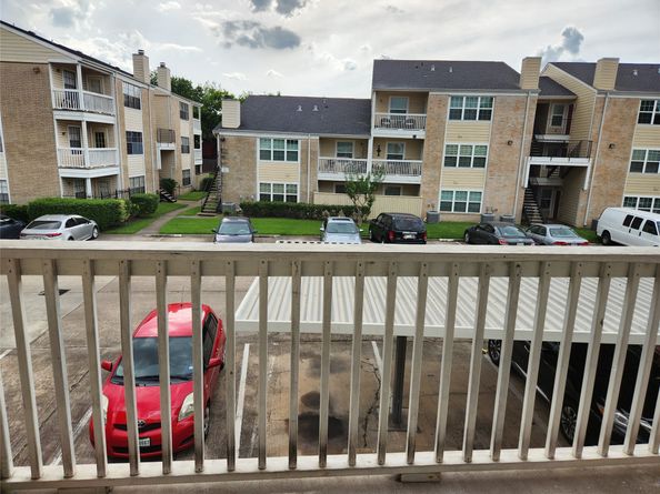 2750 Holly Hall Street 304, Houston TX 77054