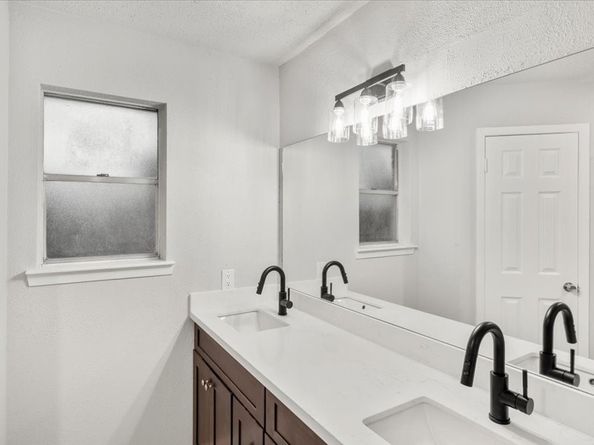 10622 Highland Woods Drive, Sugar Land TX 77498