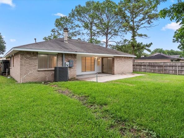 10622 Highland Woods Drive, Sugar Land TX 77498