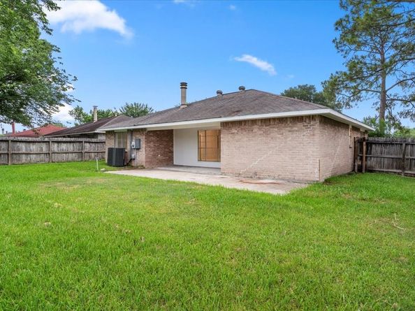10622 Highland Woods Drive, Sugar Land TX 77498