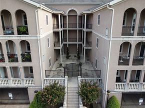 58 Briar Hollow Lane 403, Houston TX 77027