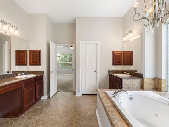 6 Hithervale Court, The Woodlands TX 77382