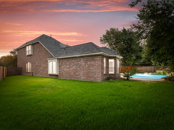 6 Hithervale Court, The Woodlands TX 77382