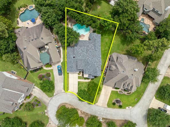 6 Hithervale Court, The Woodlands TX 77382
