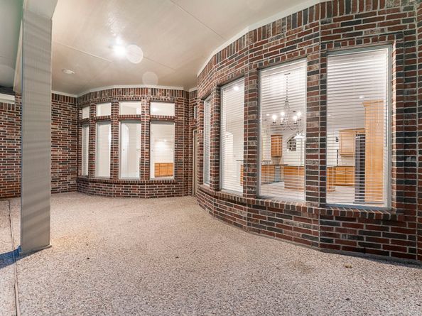 6 Hithervale Court, The Woodlands TX 77382