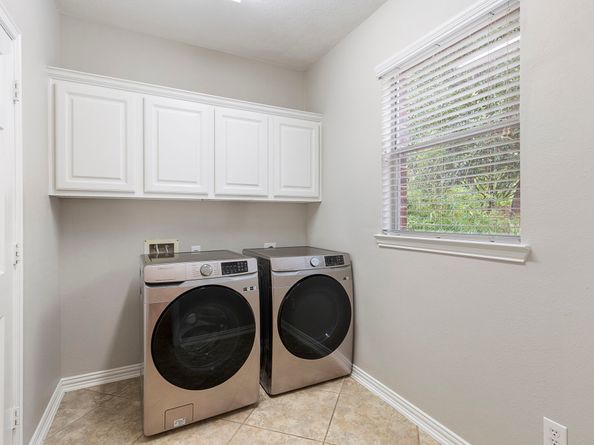 6 Hithervale Court, The Woodlands TX 77382