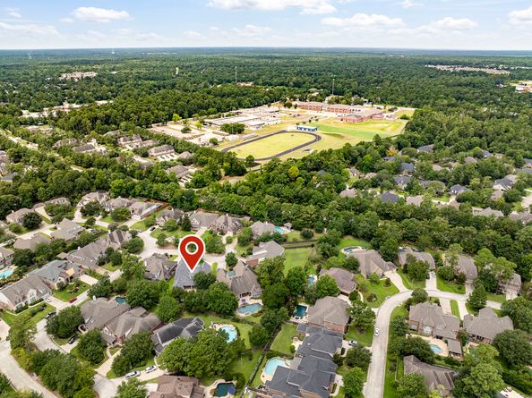 6 Hithervale Court, The Woodlands TX 77382
