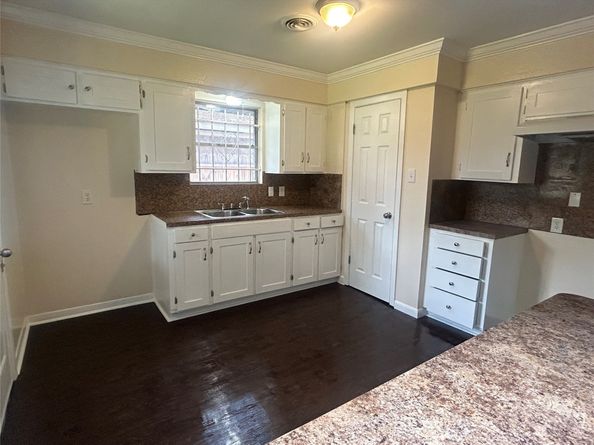 10211 Hinds Street, Houston TX 77034