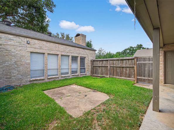 10815 Shawnbrook Drive, Houston TX 77071