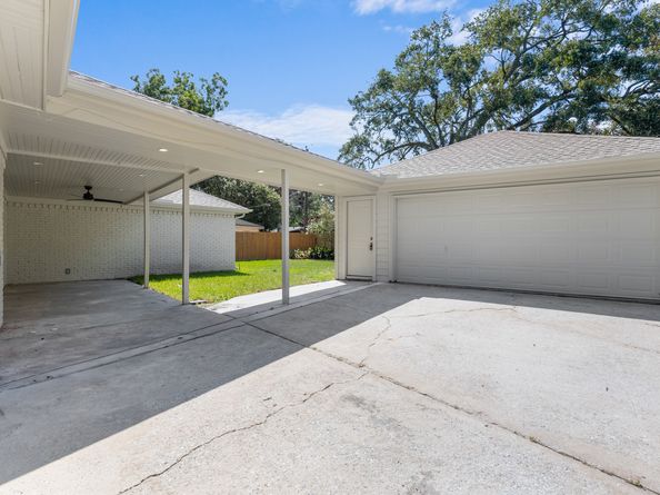 6219 Bayou Bridge Drive, Houston TX 77096
