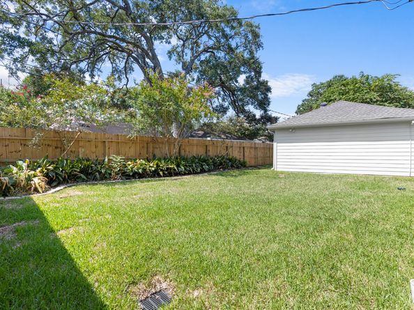 6219 Bayou Bridge Drive, Houston TX 77096